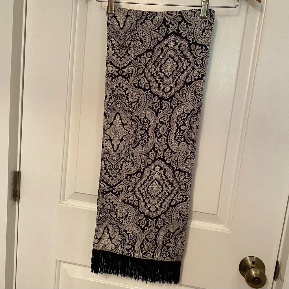 FISHER HILL SCARF BLUE WHITE PAISLEY LONG RECTANGLE FRINGE USA ACCESSORY